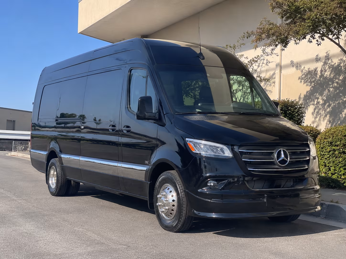 bus rental options for woodbury trips