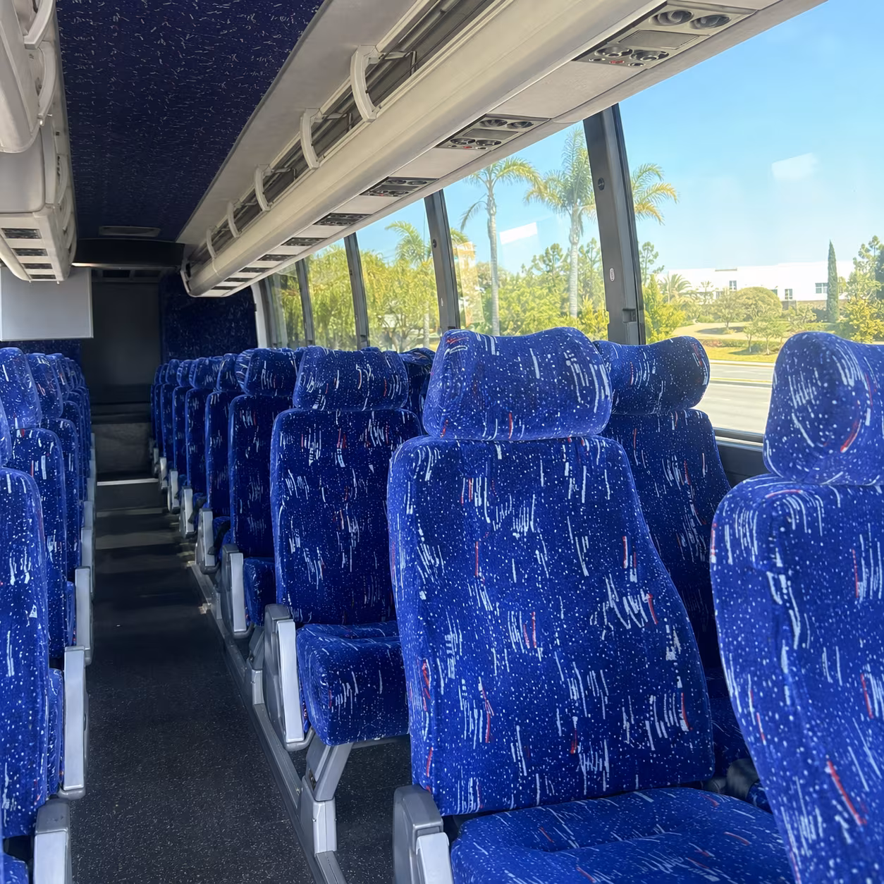 charter buses for woodbury birthday groups heading to the mall of america