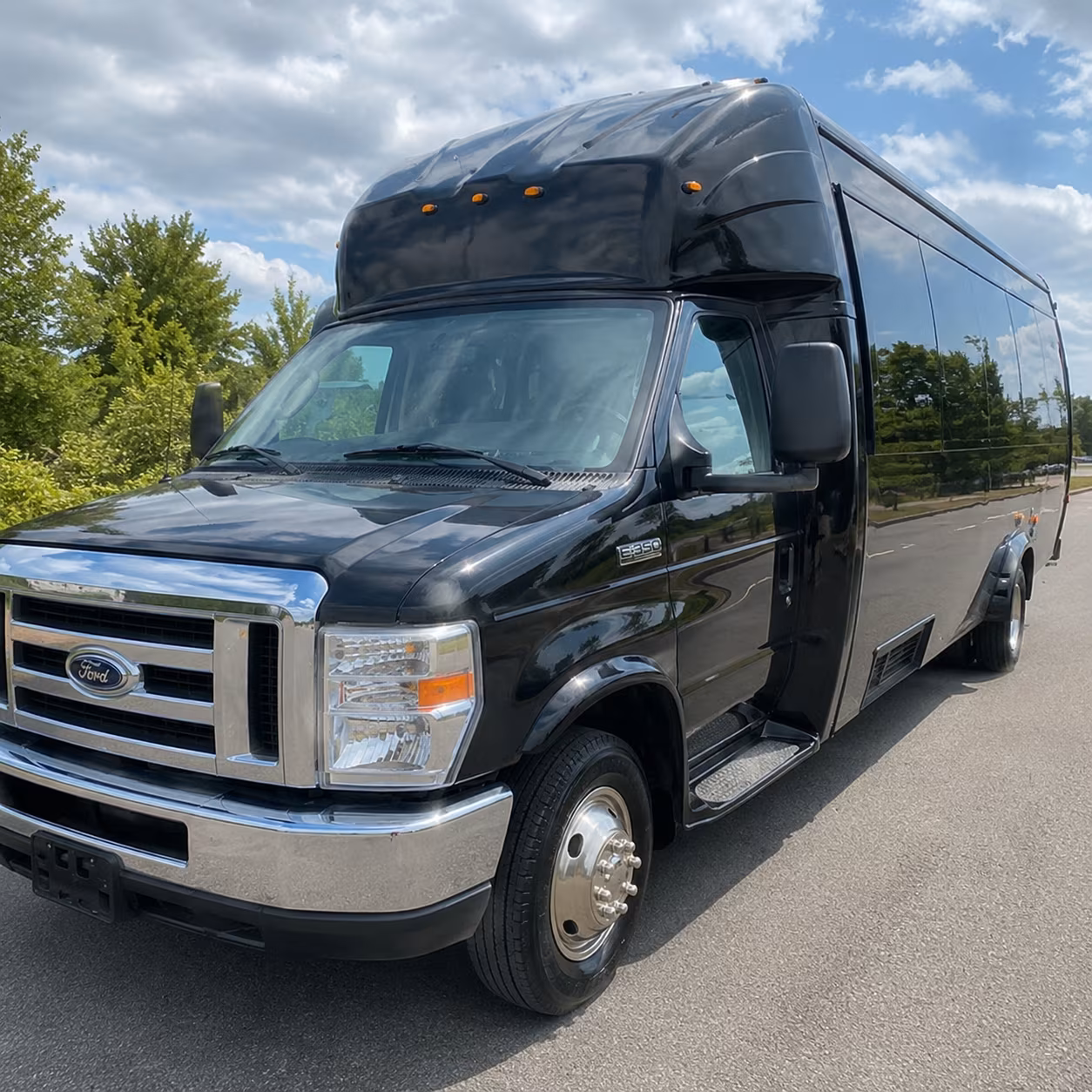 party buses for bachelorette wine tours around woodbury and the st croix valley